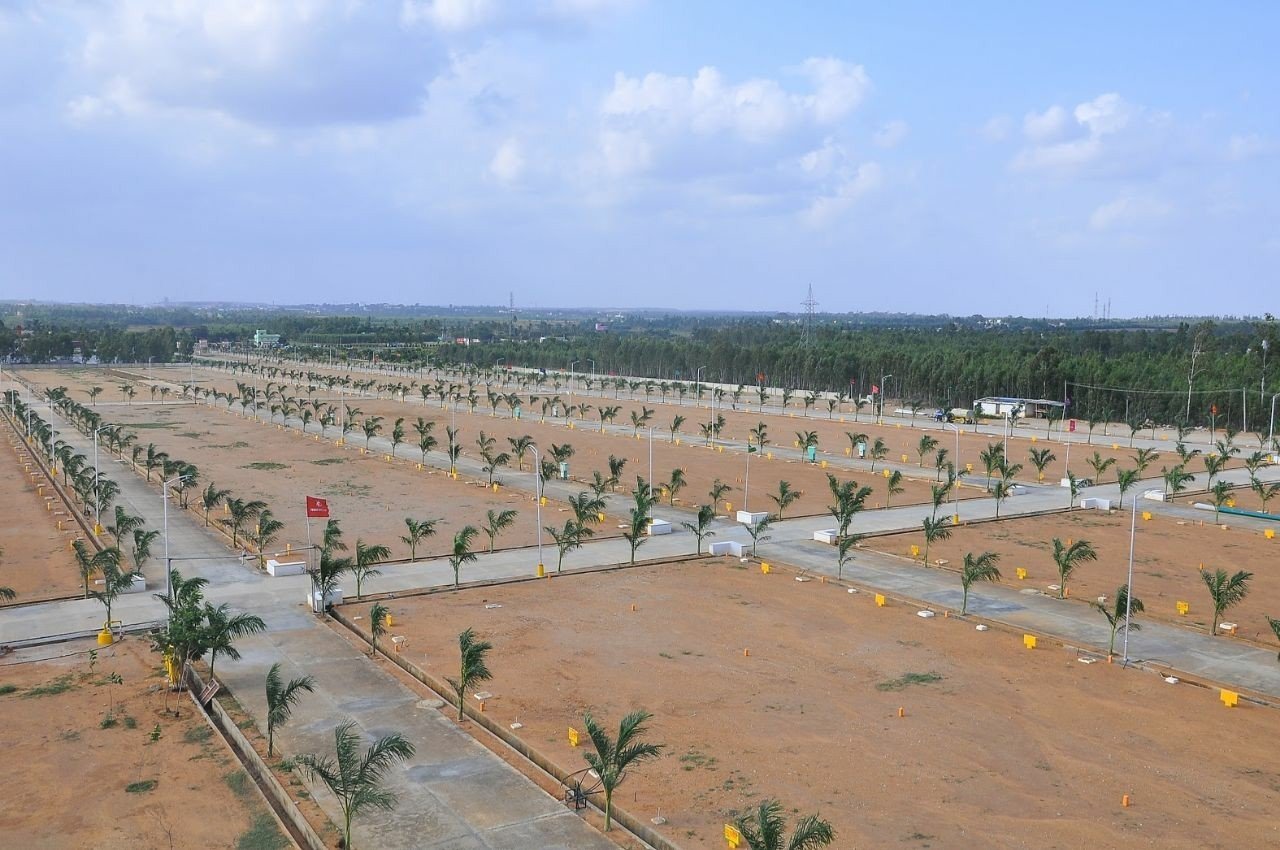 Large Estate Land Parcel